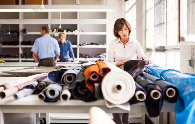 Fabrics tested in our labs receive a garment letter showing they have met LYCRA® brand performance standards. 